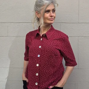 Blus Vinröd/Vita prickar Muslin | Rino